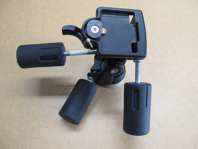 http://didierlemarchand.net/vente/photo/Manfrotto%20141%20RC_02-03.JPG